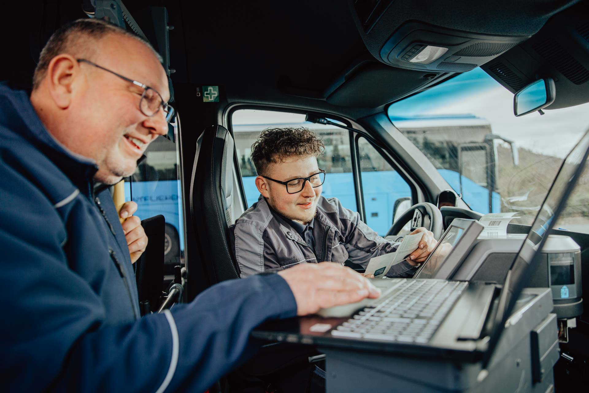 Teamwork_Werkstatt-Melsungen_Frölich-Reisen-web
